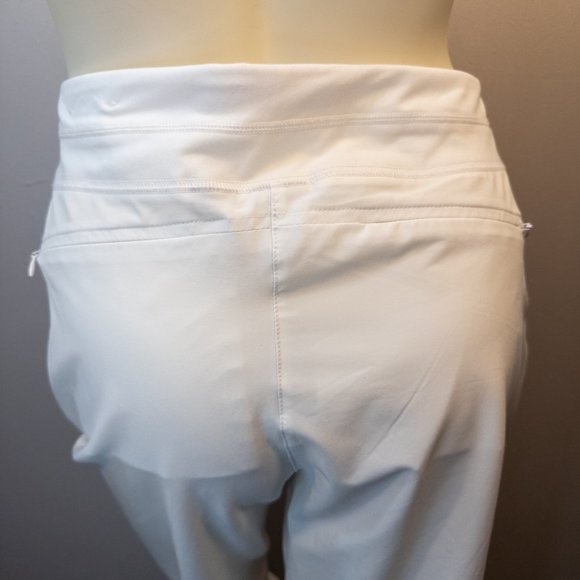 Chicos Womens Size 1 (US 8) Xenergy Pant White Ankle Cropped Pull On Slimming - Picture 8 of 12
